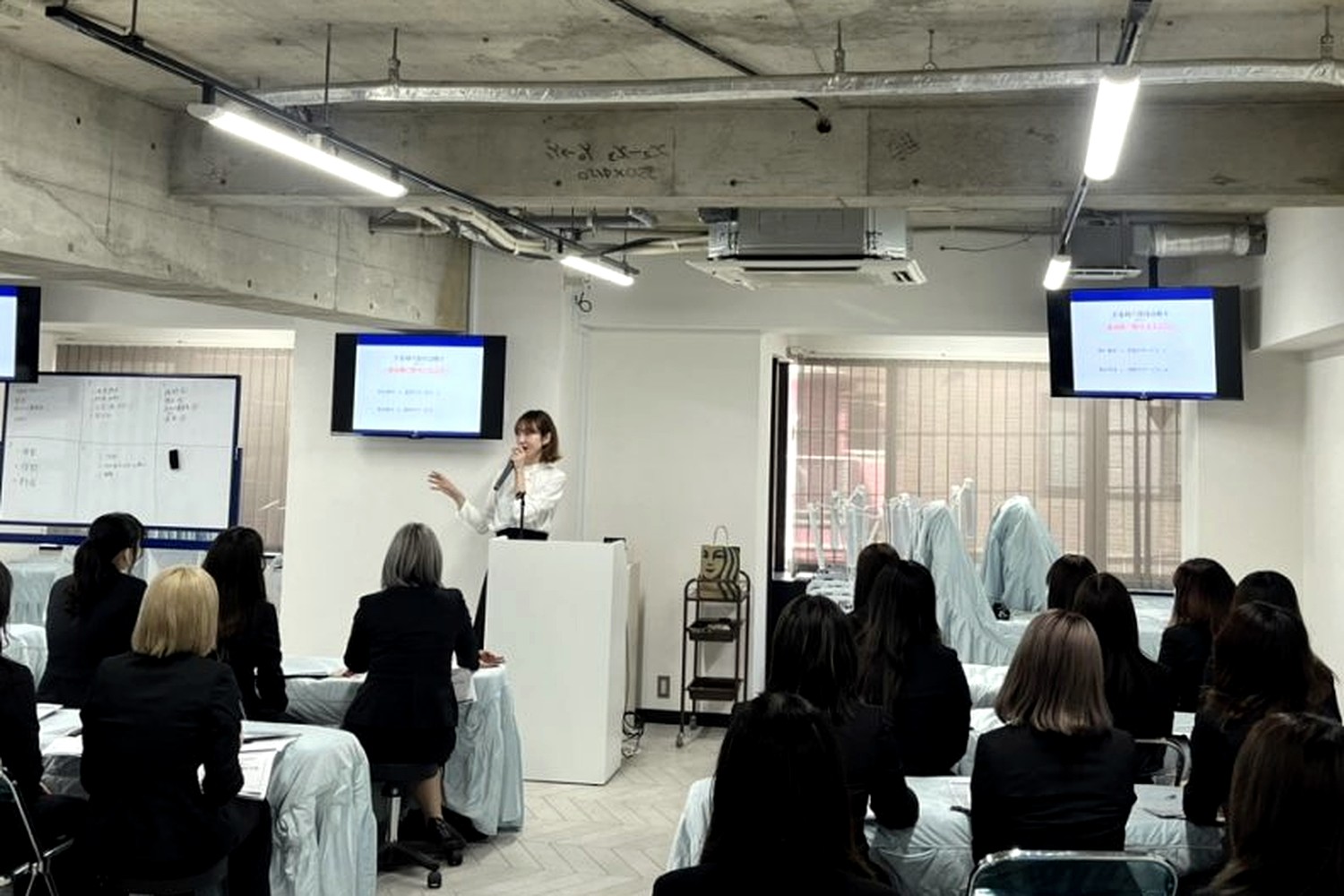DL・BEAUTY ACADEMYで行われた2023年度内定者事前研修